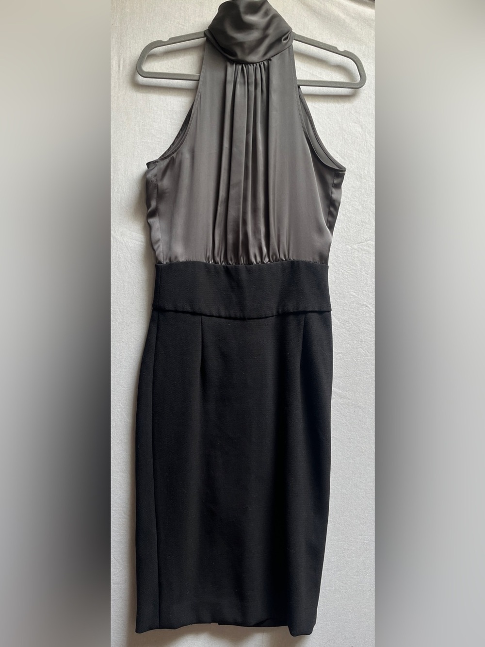 Zara Sleeveless TwoTone Gray and Black Midi Dress S